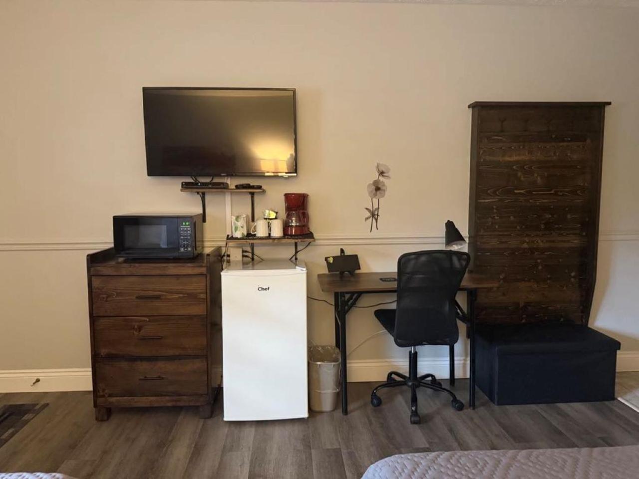 Auberge Micky Inc إيدموندستون المظهر الخارجي الصورة